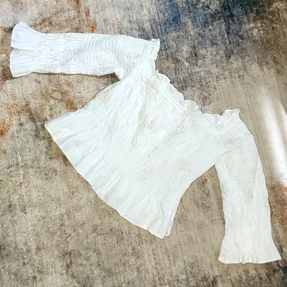 ** 2/$25 ** Zara Trafaluc Collection Off the Shoulder Smocked Crop Top